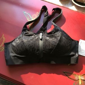 Victoria’s Secret Knockout Front Close Sport Bra